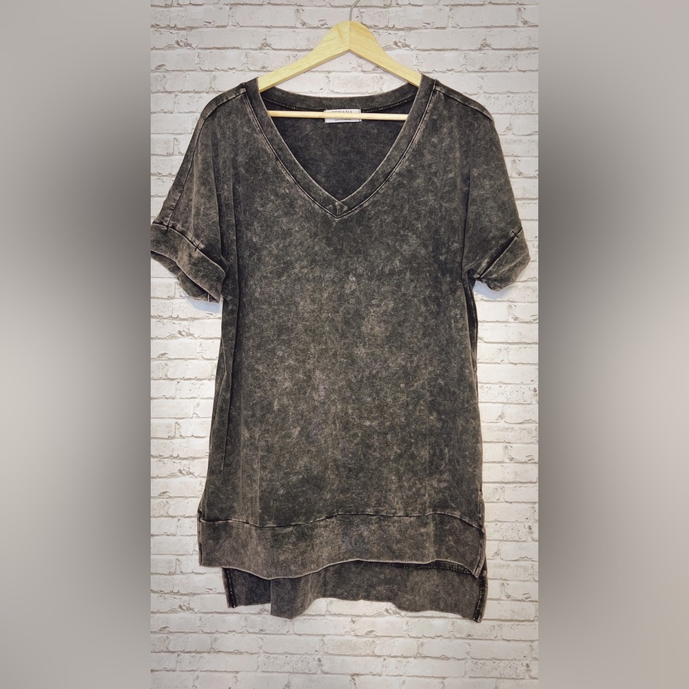 Mineral Wash Charcoal V-Neck